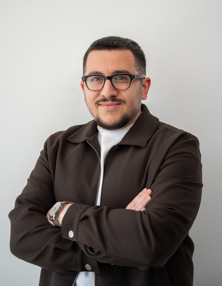 Ahmed Özden, Buchhaltung